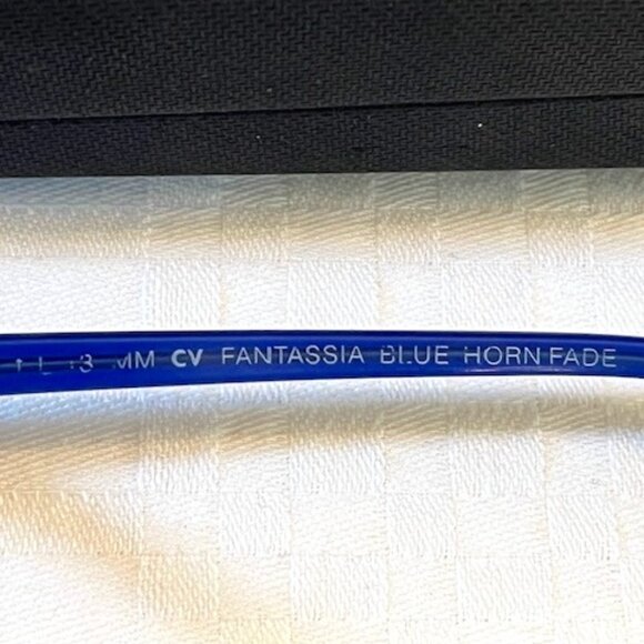 STEVE MADDEN | Fantassia Blue Horn Fade Eye frames with Hard Case - Picture 5 of 9